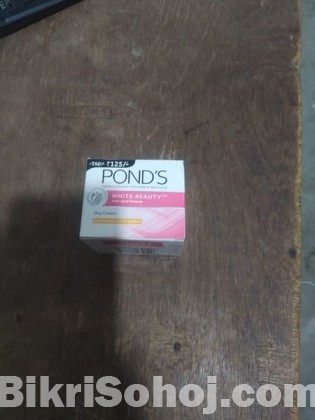 POND'S White Beauty Anti-Spot Fairness Day Cream